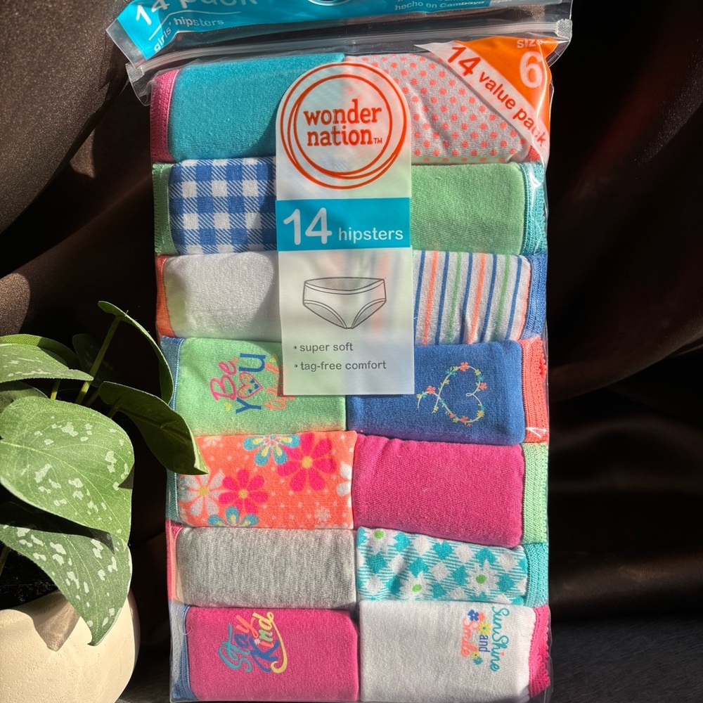 Wonder Nation size 6 Hipsters Underwear - 14 Pack, Multicolor